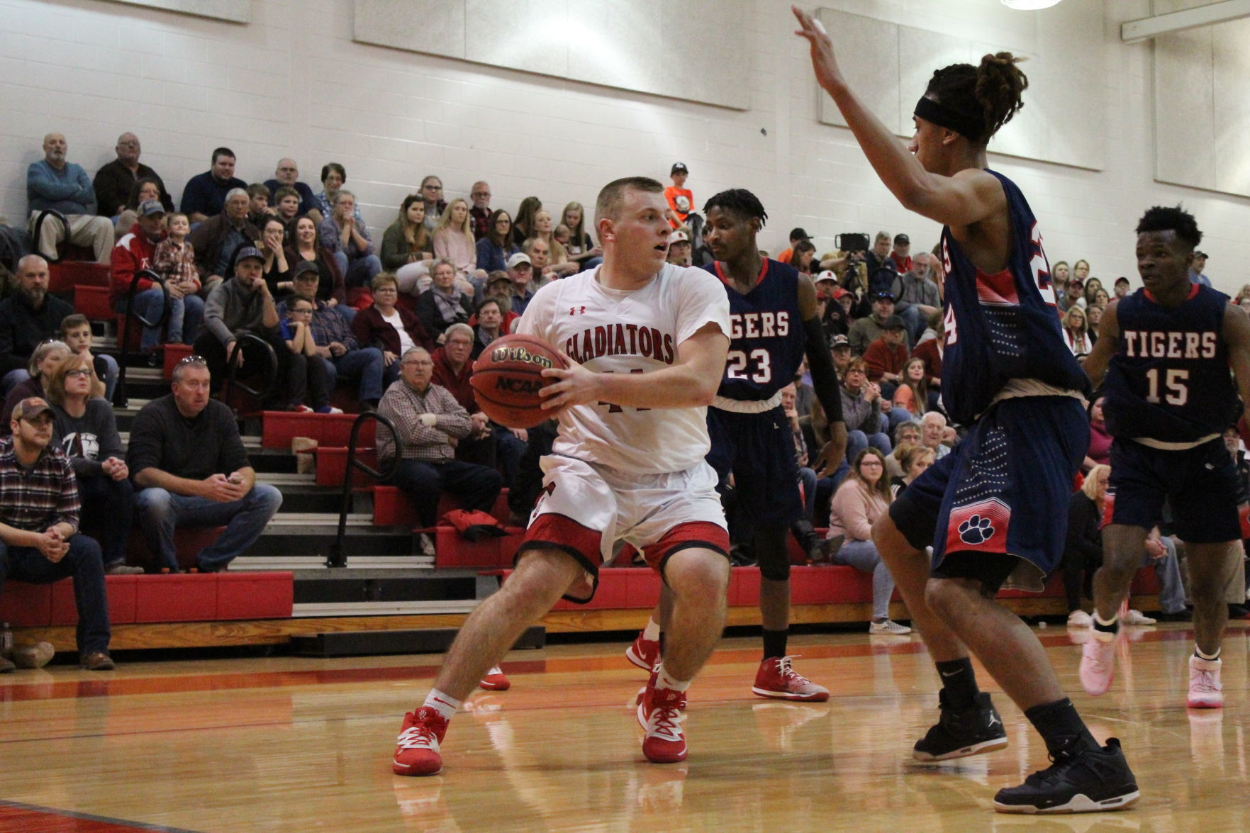 Riverheads boys basketball Region 1B championship win